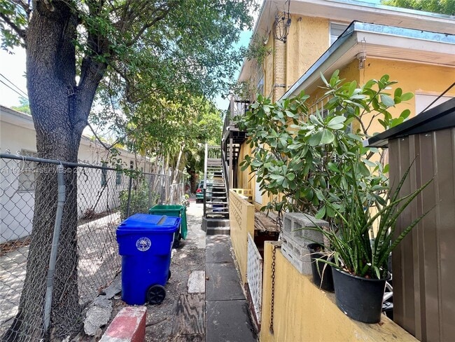 Building Photo - 1029 NW 28th St