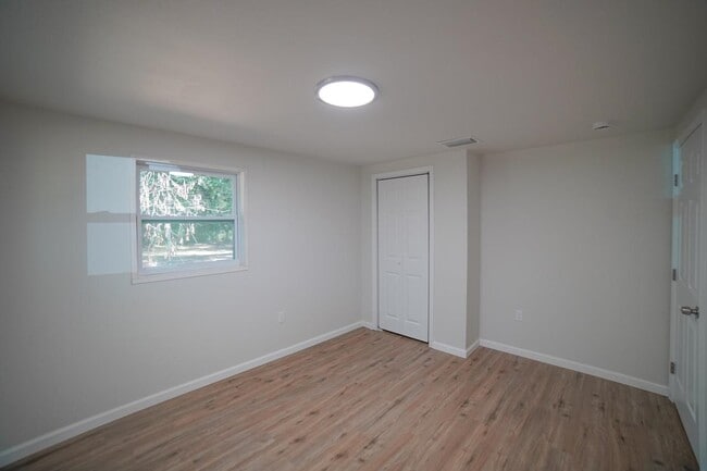 Building Photo - 5057 Tillie Ln