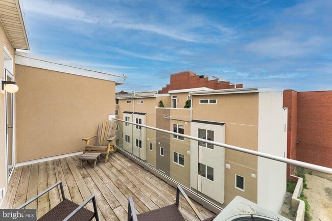 Building Photo - 211 Brown St