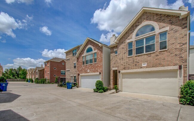 Building Photo - 11514 Main Cypress Dr
