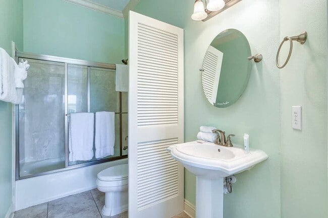 Building Photo - 6727 Kiva Way