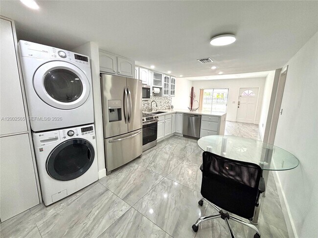 Building Photo - 151 NW 165th St