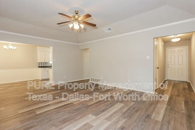 Building Photo - 7705 Red Oak St