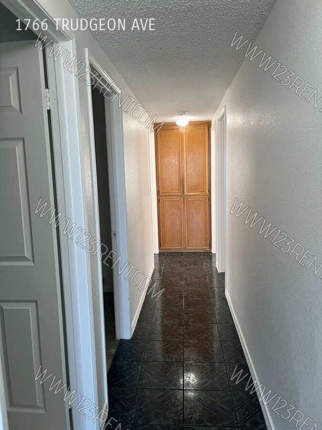 Building Photo - 1766 Trudgeon Ave