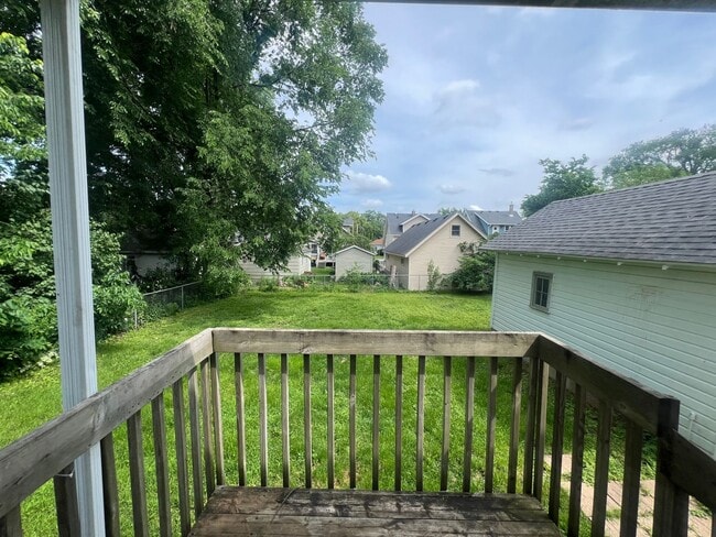 Building Photo - 3 Bedroom, 1 Bathroom Single-Family Home!