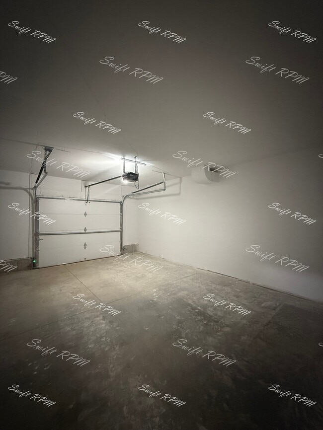 Building Photo - 1030 Oakland Ave