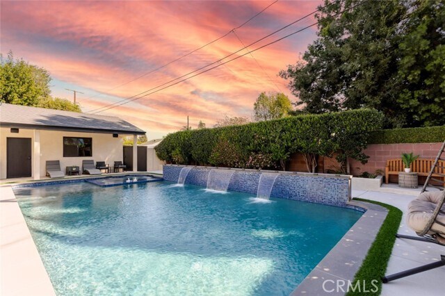 Building Photo - 7714 Lasaine Ave