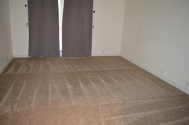 Building Photo - 6401 Lake Washington Blvd NE