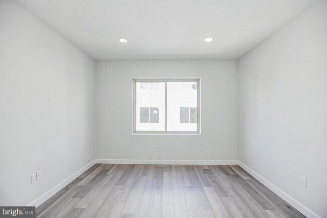 Building Photo - 2212 N Marshall St