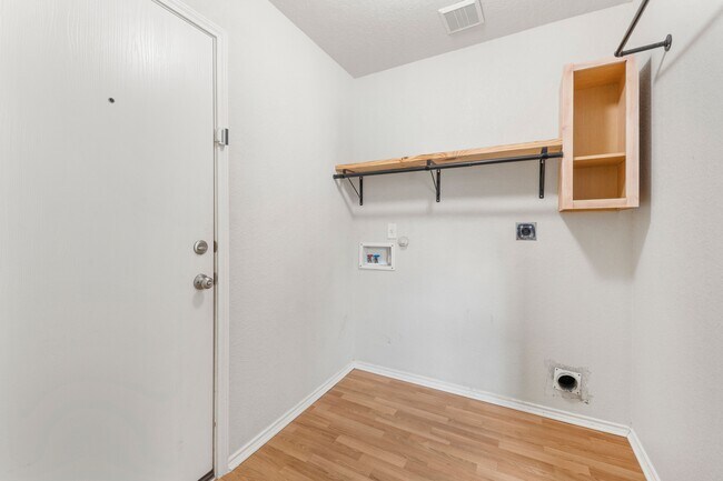 Building Photo - 10034 Southern Sun