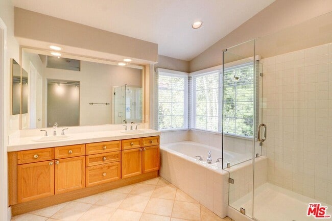 Building Photo - 3145 White Cedar Pl