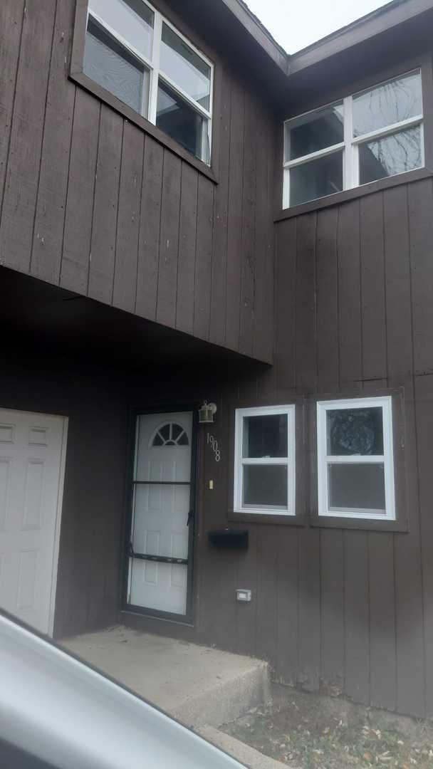 Primary Photo - 1908 Moore Ave