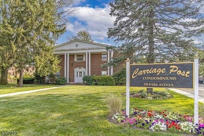 Building Photo - 530 Park Ave