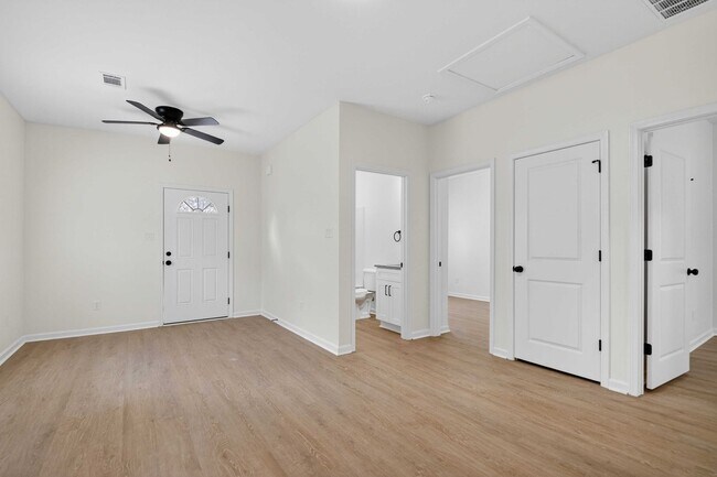 Building Photo - 2005-2007 Scotty Ct