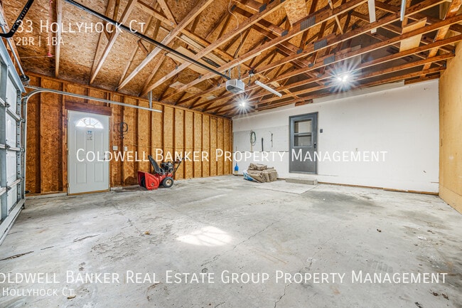 Building Photo - 33 Hollyhock Ct