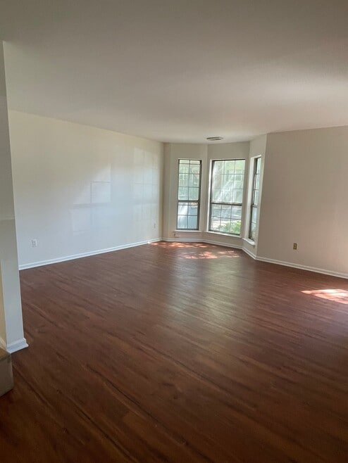 Building Photo - 59 S Orange Ave