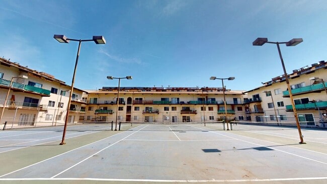 Building Photo - 5460 White Oak Ave