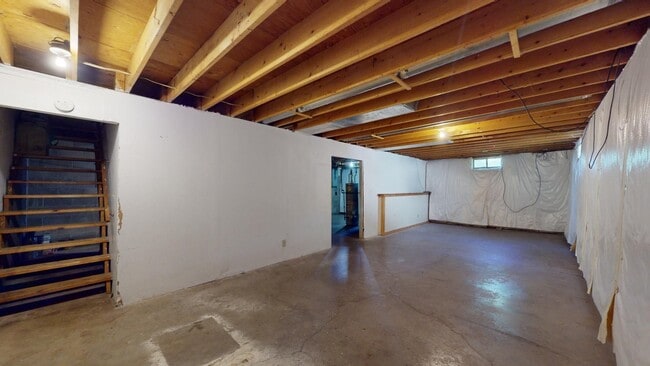 Building Photo - Quiet Area - Great Place to Call "Home"