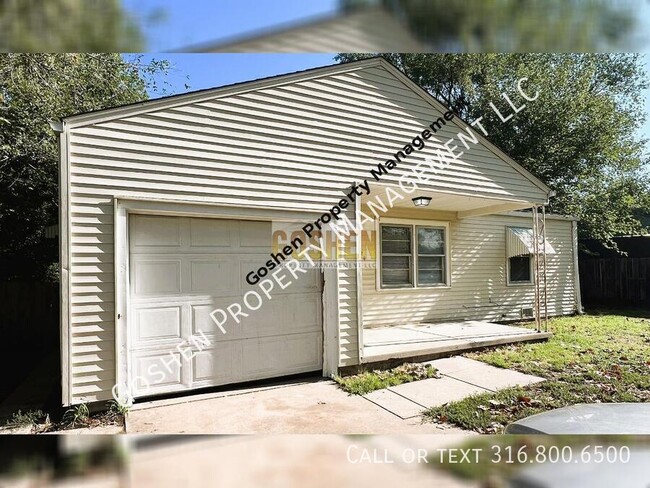 Primary Photo - Cozy 2 Bed 1 Bath Abode with Garage & Yard