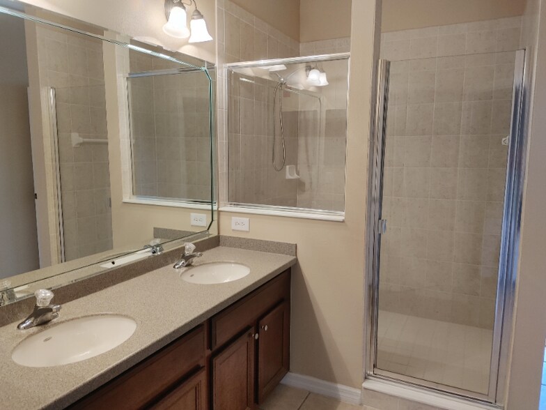 Building Photo - 9441 Myrtle Creek Ln