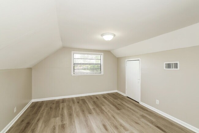 Building Photo - 4307 Brooks Ave