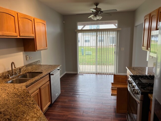 Building Photo - 1706 Fredericksburg Ln