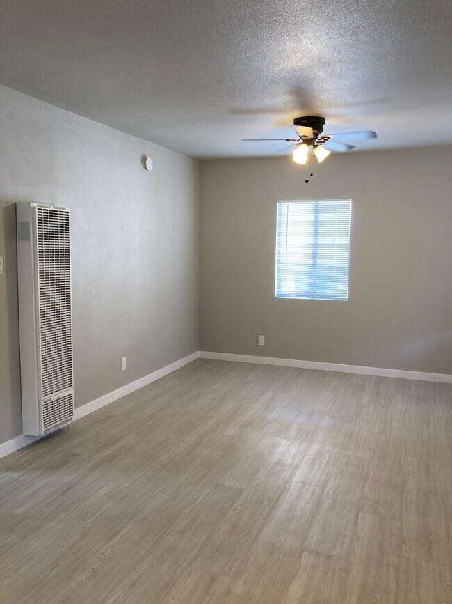 Building Photo - 6337