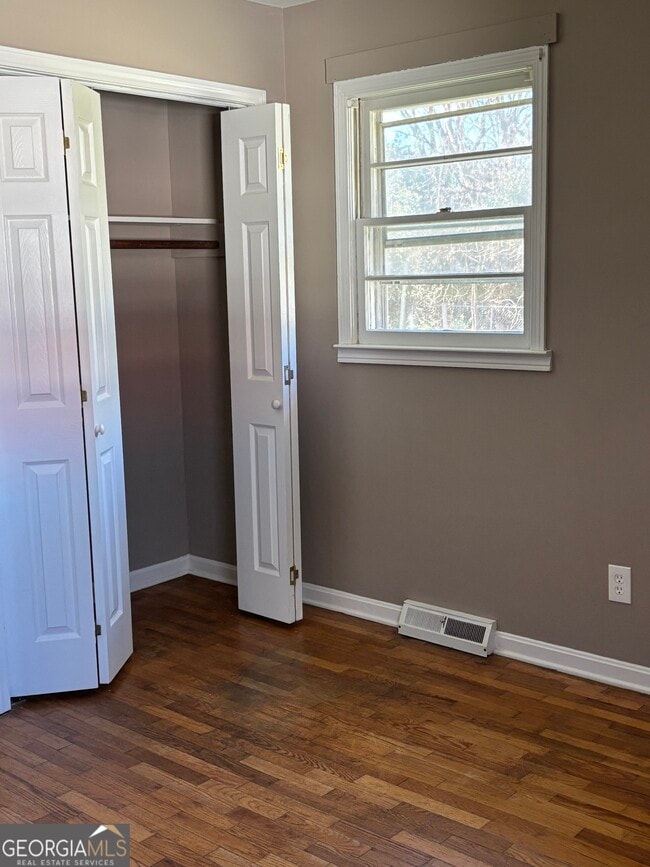 Building Photo - 631 Garden Ln