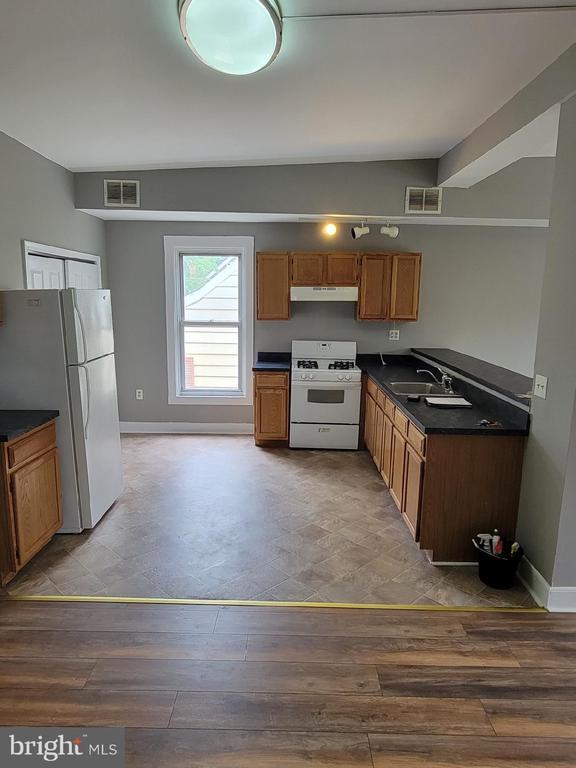 Building Photo - 24369 W Main St