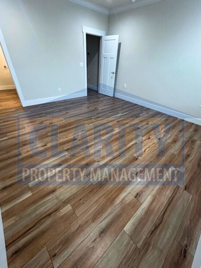 Building Photo - **One month free w/ a 15 month lease!**