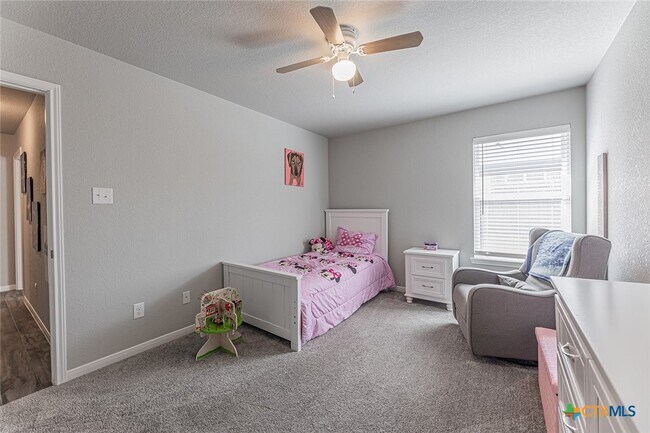 Building Photo - 810 Earp Dr