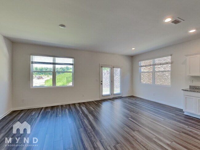 Building Photo - 3569 Bluebird Ct