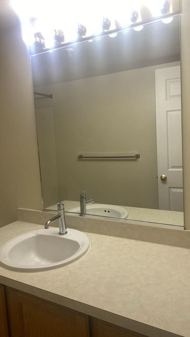 Building Photo - Great One Bedroom near Provo Rec Center, Utah Valley Hospital, and BYU! | Available April 1st