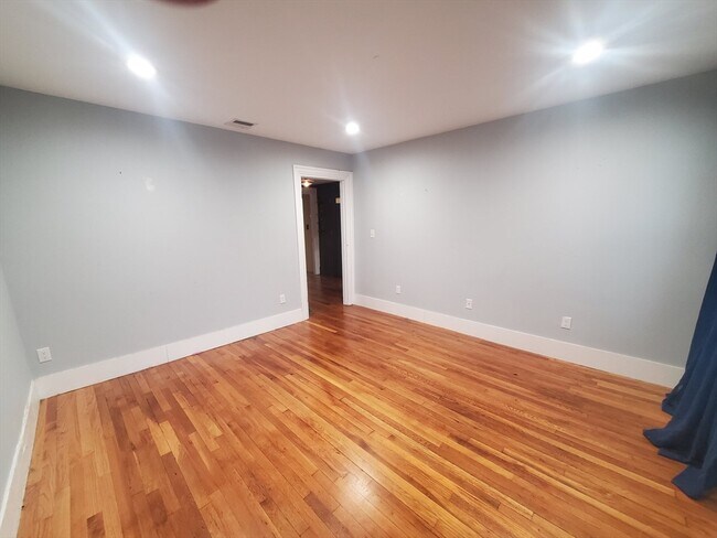 Building Photo - 866 Dorchester Ave