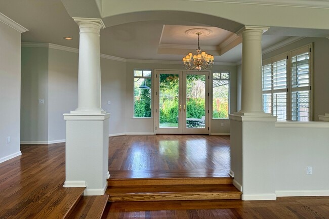 Building Photo - 1876 Heritage Way