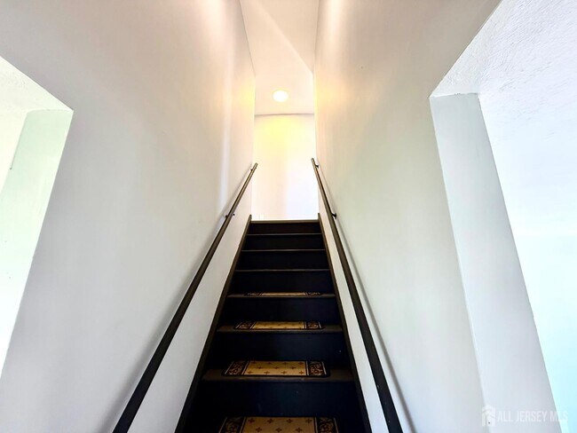 Building Photo - 35 Fiat Ave