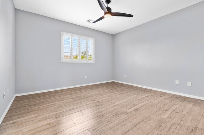 Building Photo - Live Where the Action Is: Modern Townhome Steps from Downtown Summerlin! available 4/1