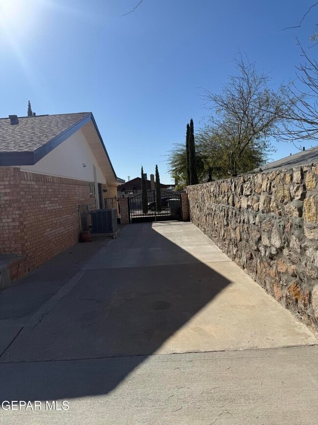 Building Photo - 3245 Nederland Ln