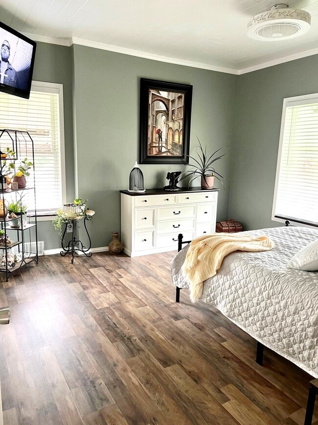 Building Photo - House