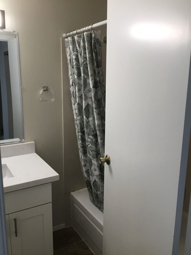 Building Photo - 3 Bedroom East Hill Home - $3,100/month