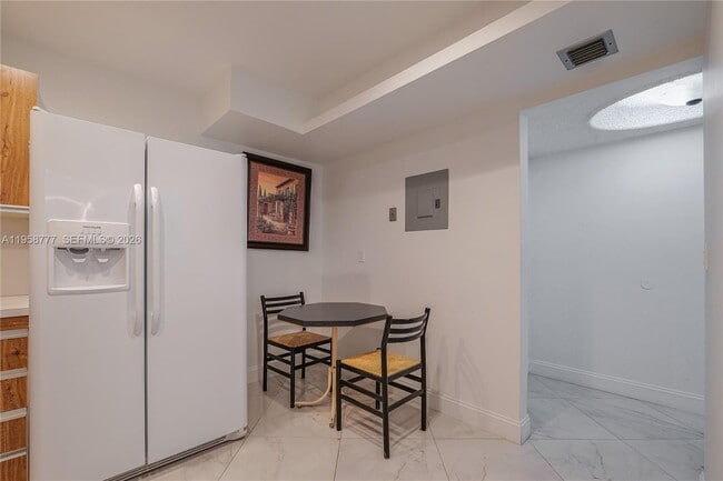 Building Photo - 2401 S Ocean Dr