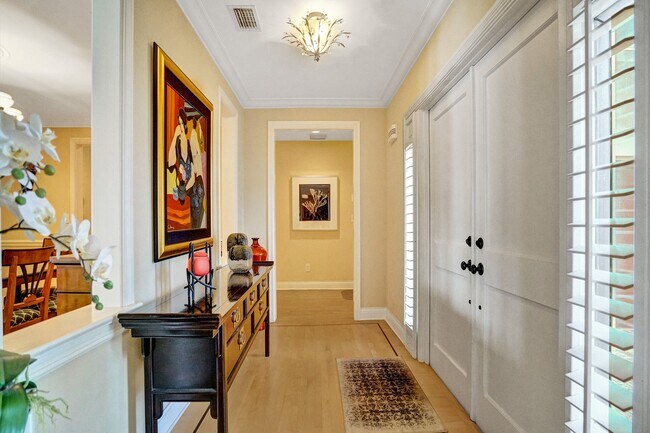 Building Photo - 7 Saranac Rd