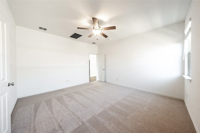 Building Photo - 340 Wentworth Dr