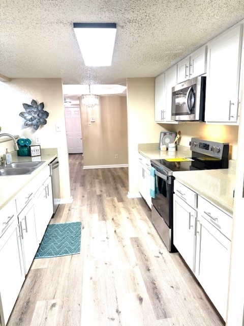 Building Photo - Remodeled townhome! 2 story with loft & 2 car garage with yard! Beautifully Remodeled Townhome – ...