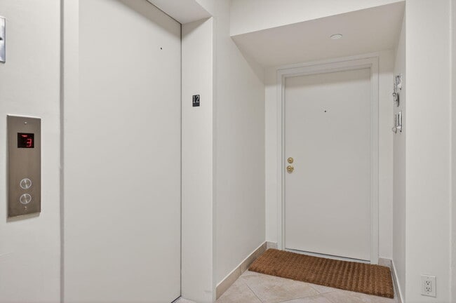 Building Photo - 4301 N Ocean Blvd