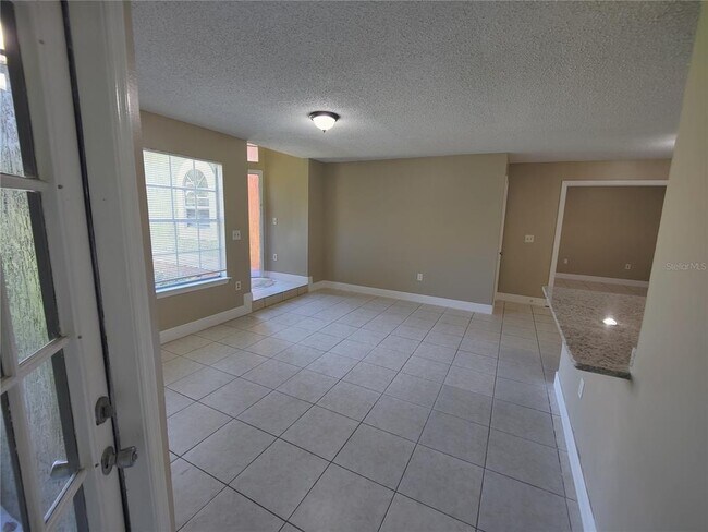 Building Photo - 445 Fountainhead Cir