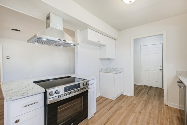 Building Photo - 802 Wright St