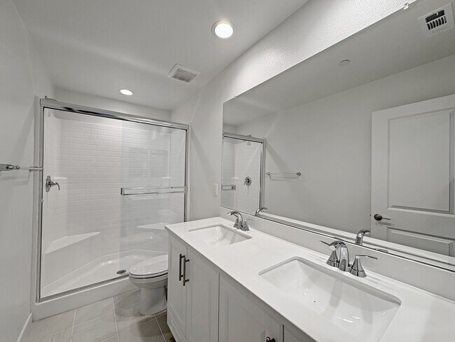 Building Photo - Stunning 4B/2.5BA New Build Home in Oceans...