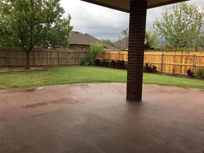 Building Photo - 4101 Drawbridge Ln