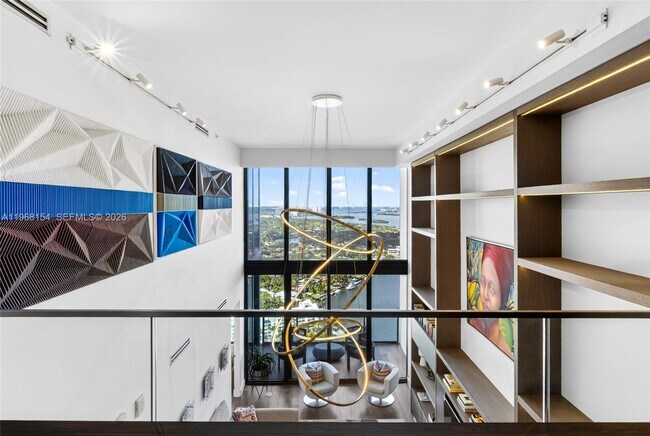 Building Photo - 601 NE 36th St